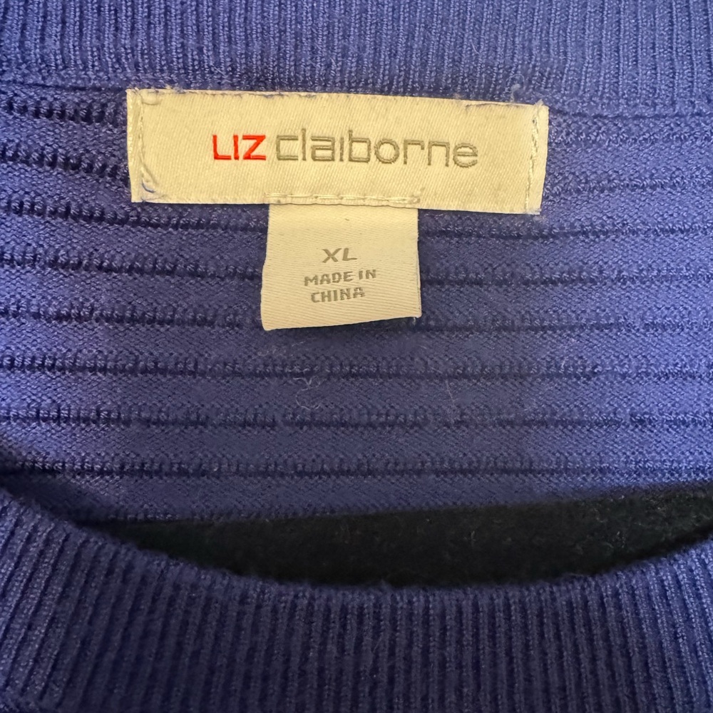 Sweater - Picture 5 of 8